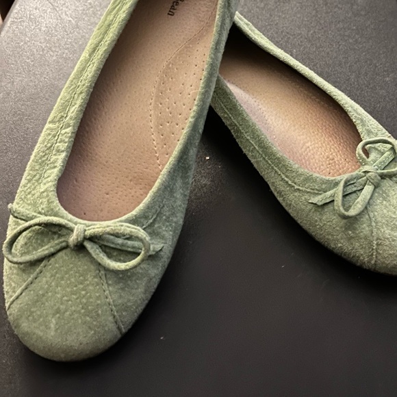 L.L. Bean Women's Green Ballet Flats - Picture 13 of 14